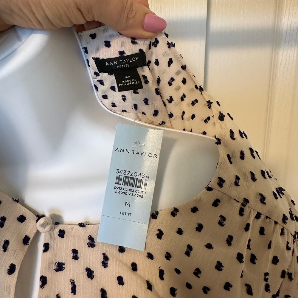 Ann Taylor blouse NWT - Picture 5 of 6